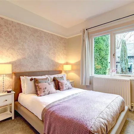 Villa Sleeps 8 With Wifi