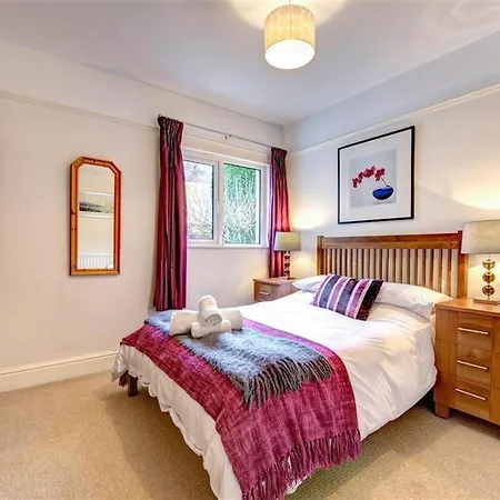 Sleeps 8 With Wifi Villa *