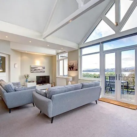 Sleeps 8 With Wifi Villa